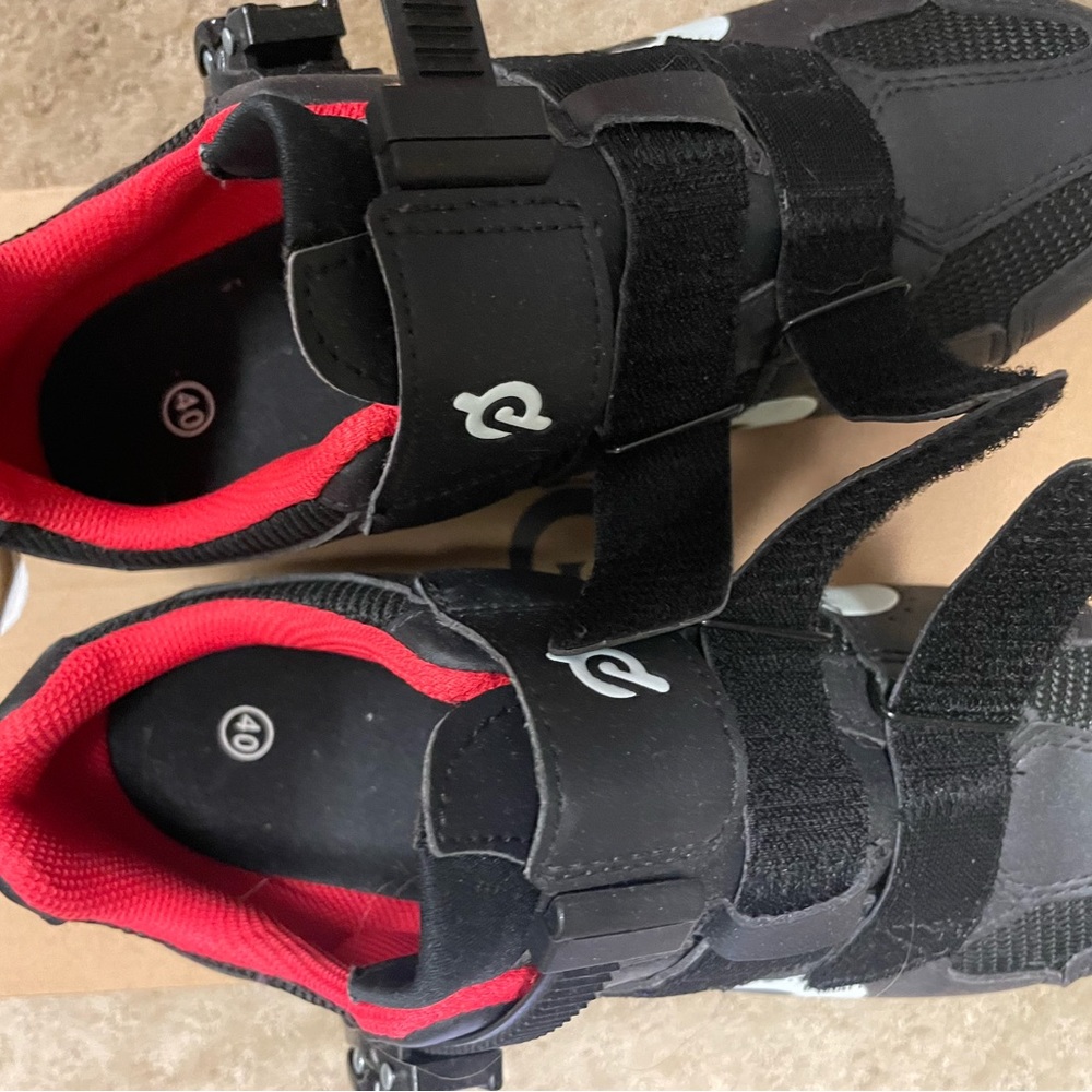 Peloton cycling shoes size 40